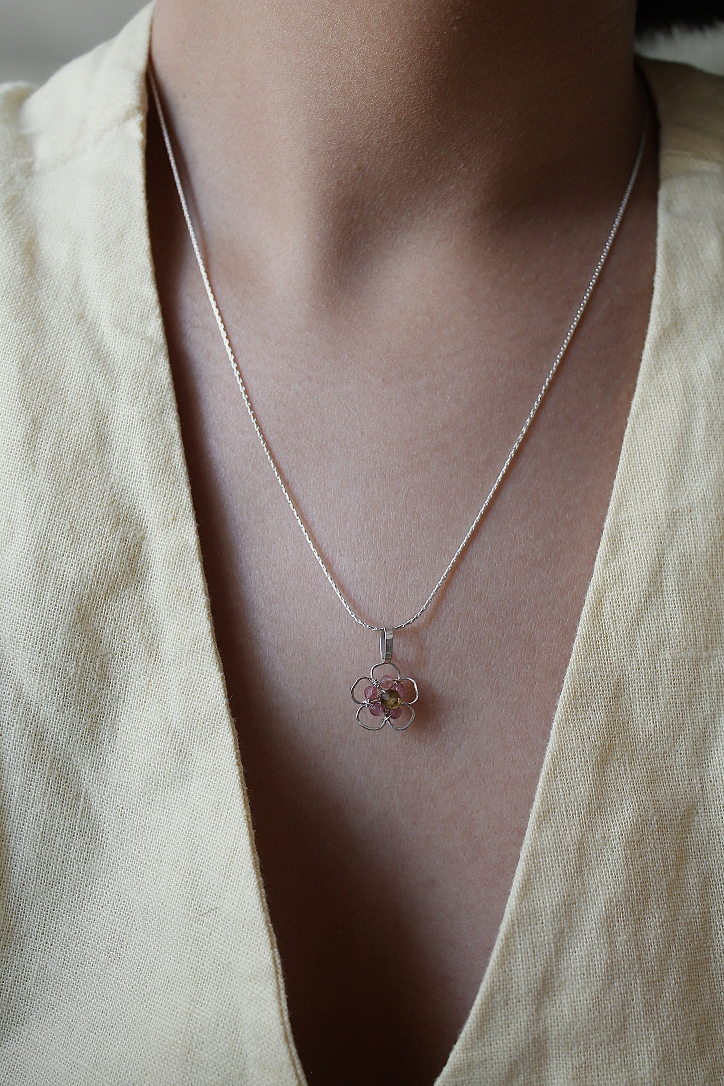 HAWTHORN PENDANT NECKLACE - STERLING SILVER
