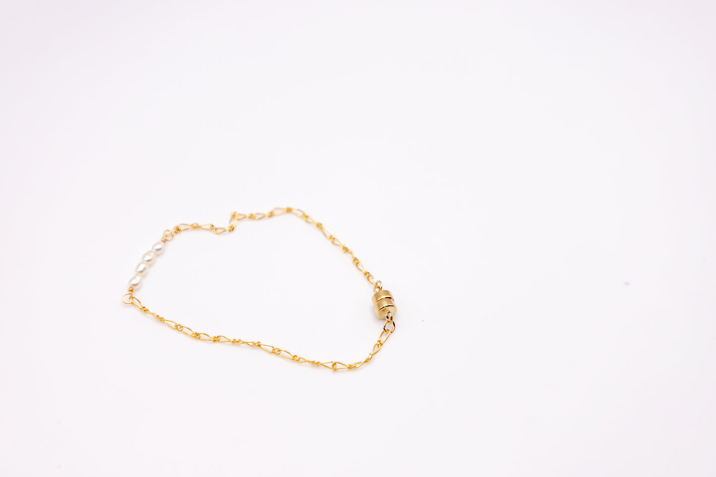 Wren Pearl Bar Bracelet