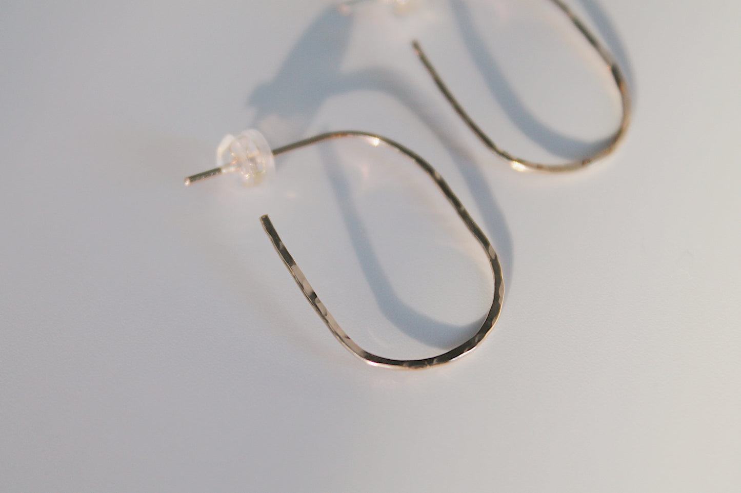 Darby Midi Hammered Hoops