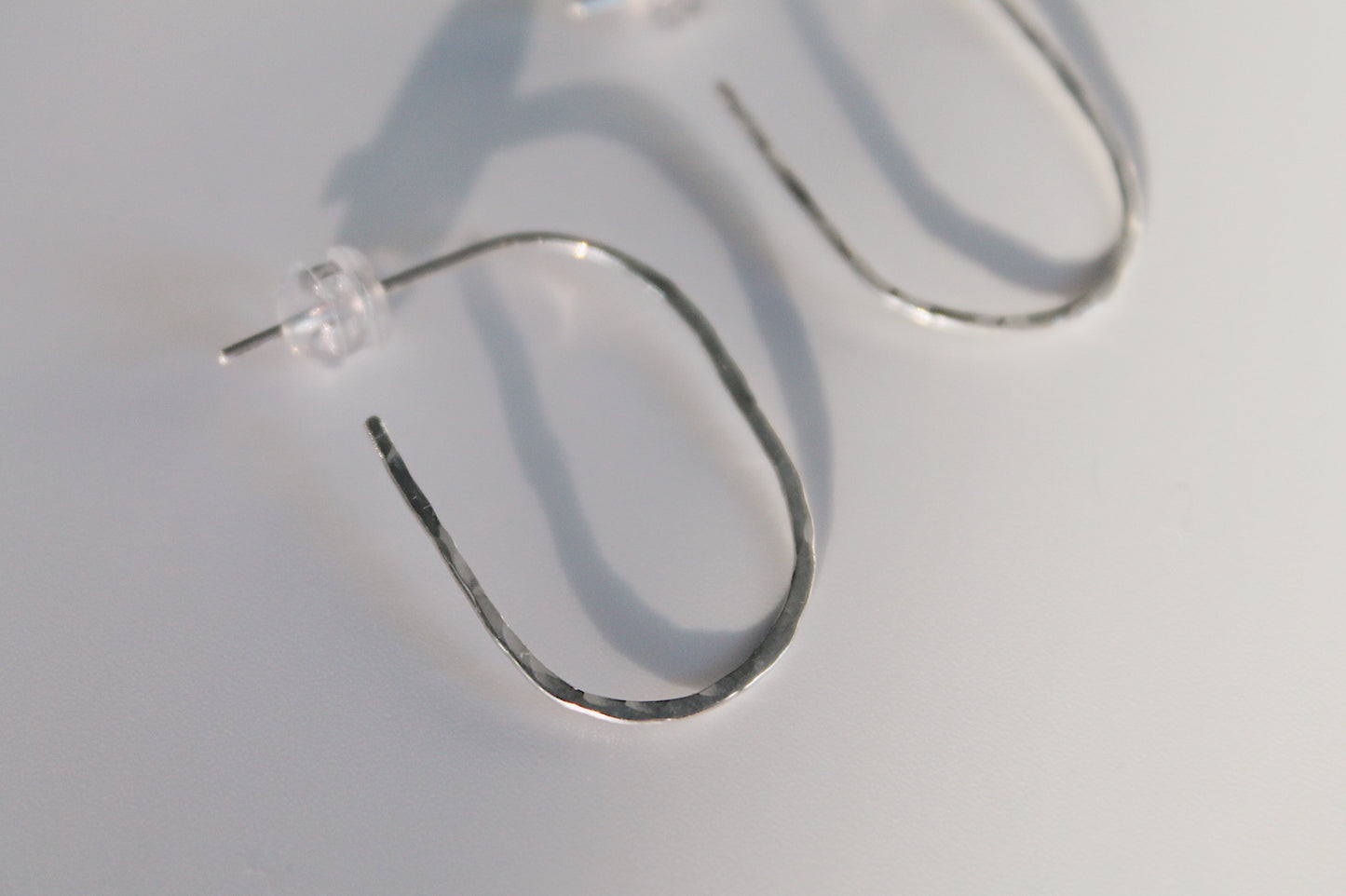 Darby Midi Hammered Hoops