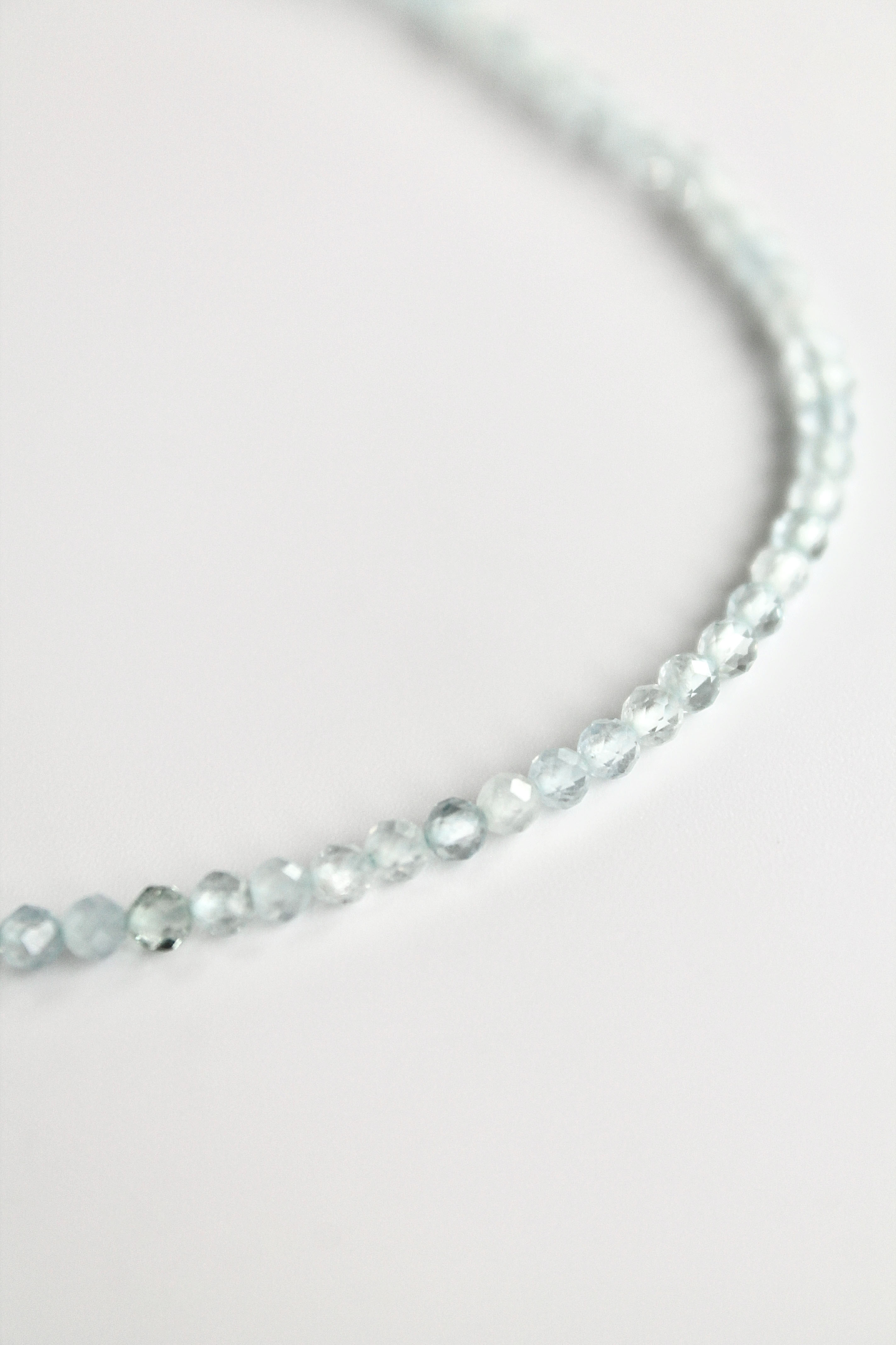 Collier barrette pierre de naissance - Aigue-marine (mars) - Profondeur émotionnelle