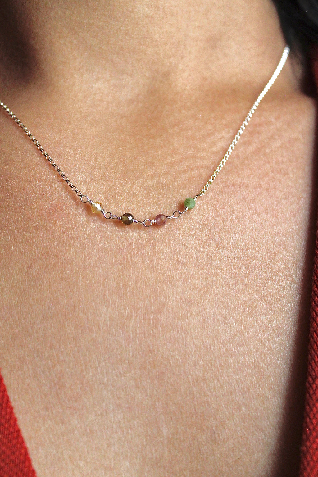 Collar con barra de piedra natal - Turmalina (octubre) - Alineación