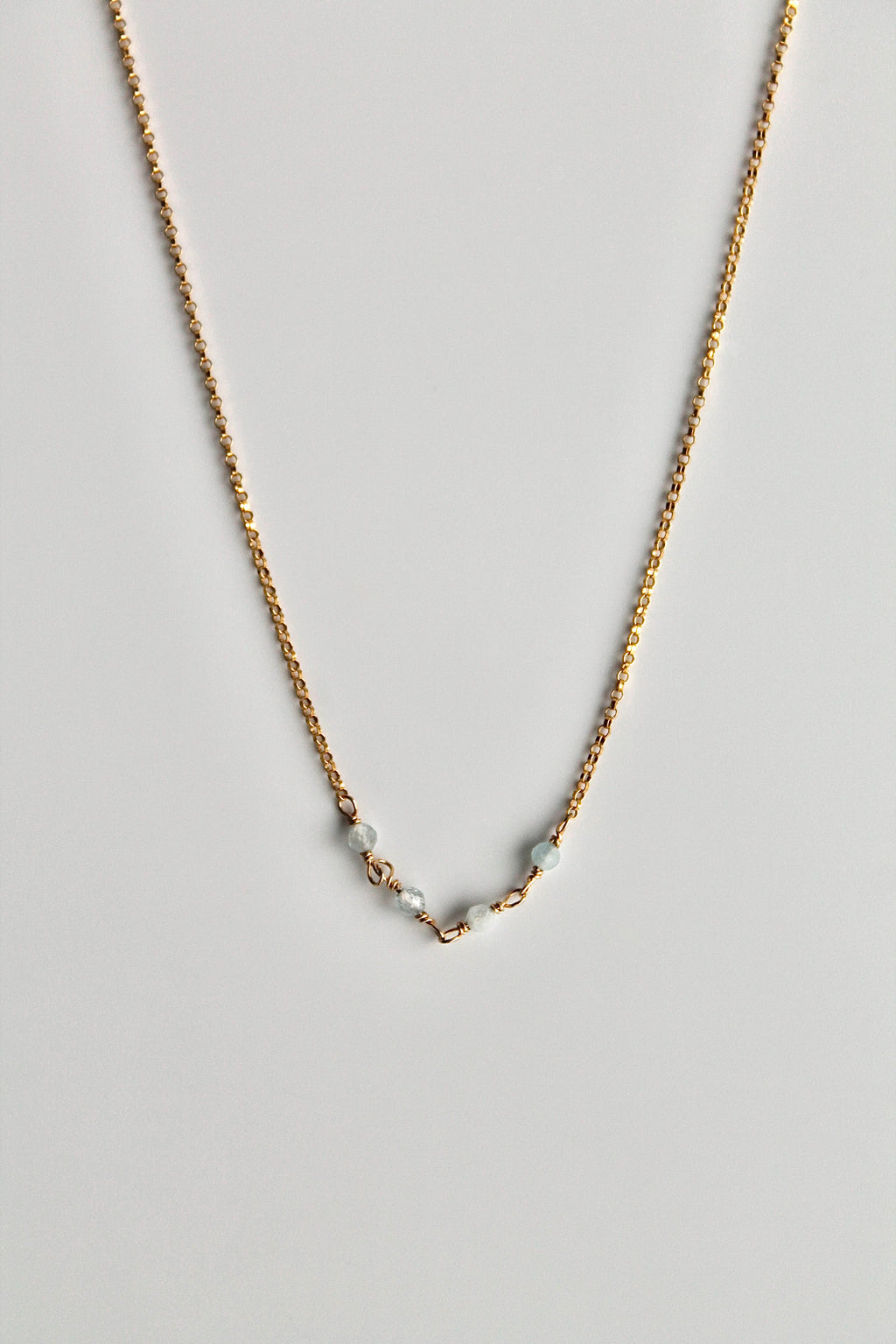 Collar con barra de piedra natal - Aguamarina (marzo) - Profundidad emocional