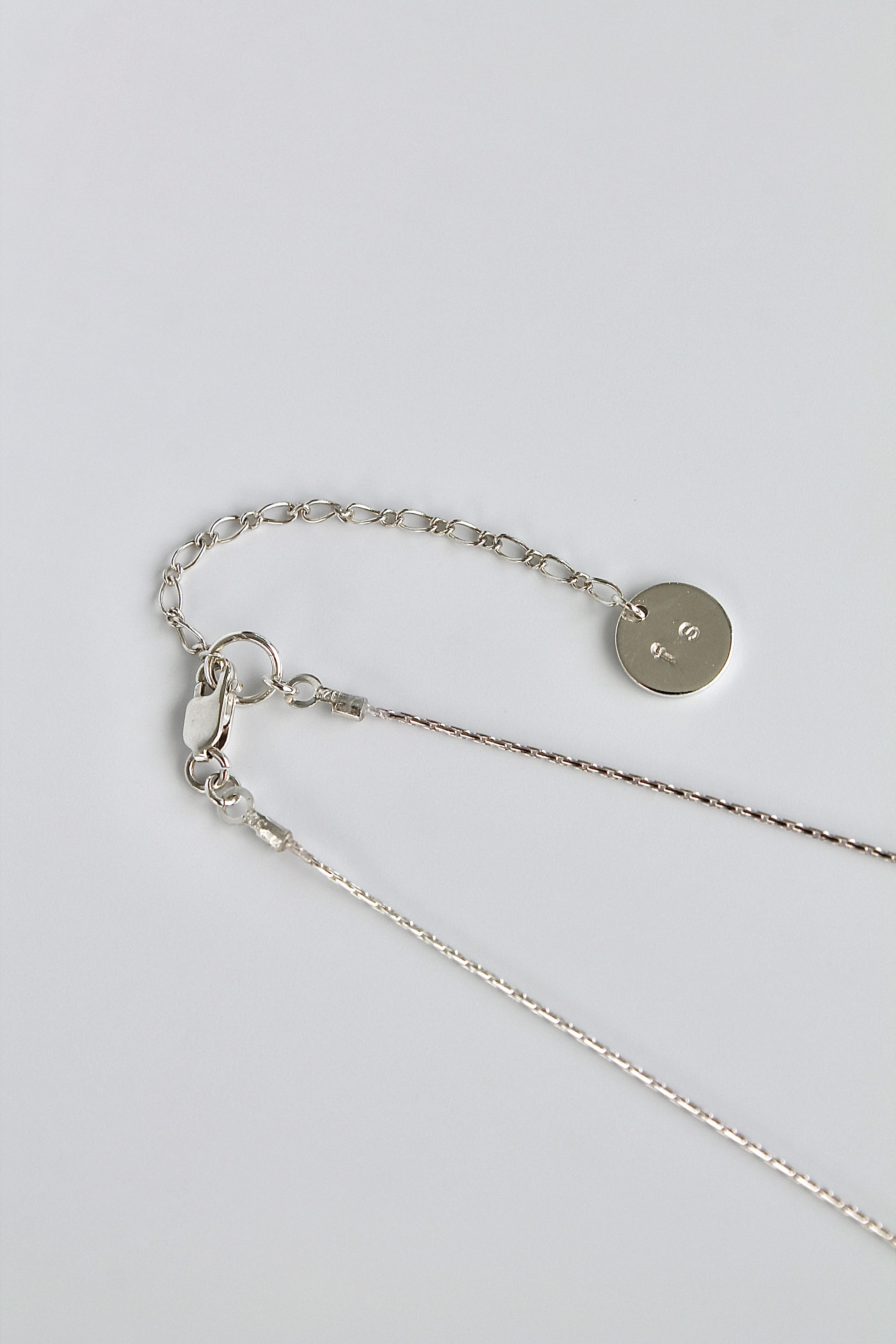 Collar con colgante de narciso y citrino