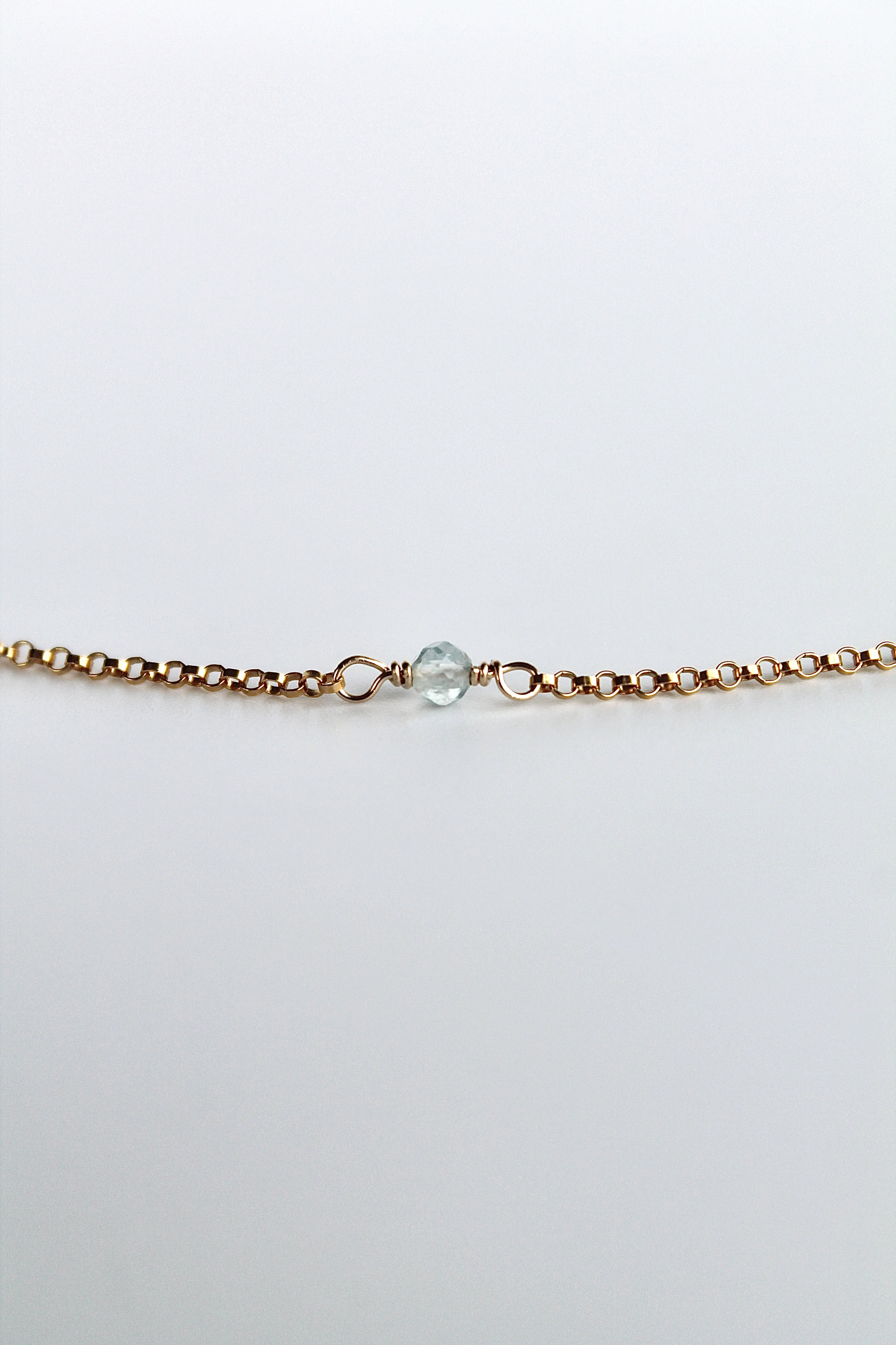 Pulsera con múltiples piedras de nacimiento - Aguamarina (marzo) - Profundidad emocional