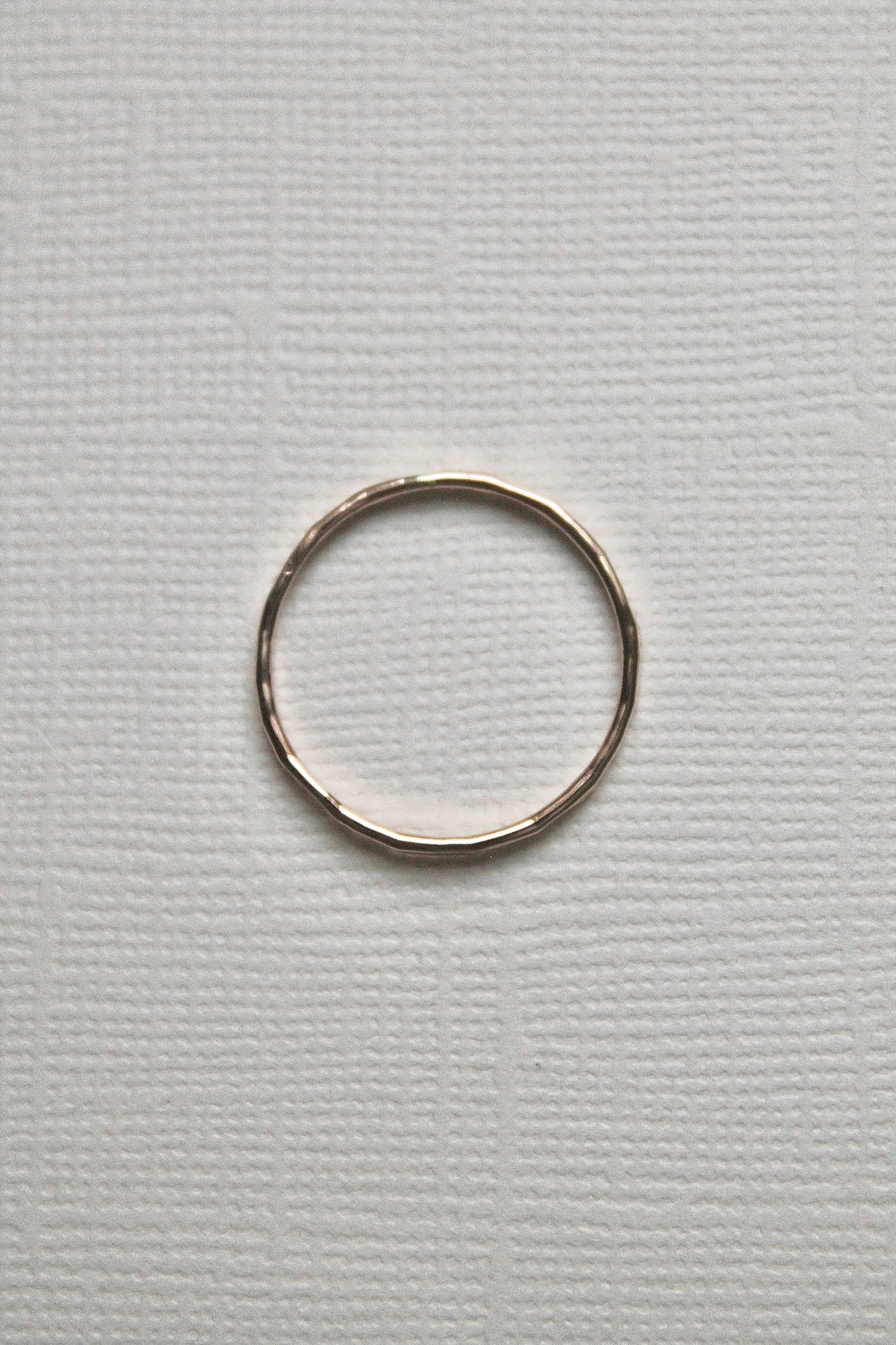 HAMMERED MINI BAND RING - 14K GOLD FILLED