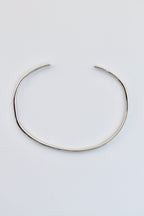 Brazalete abierto martillado