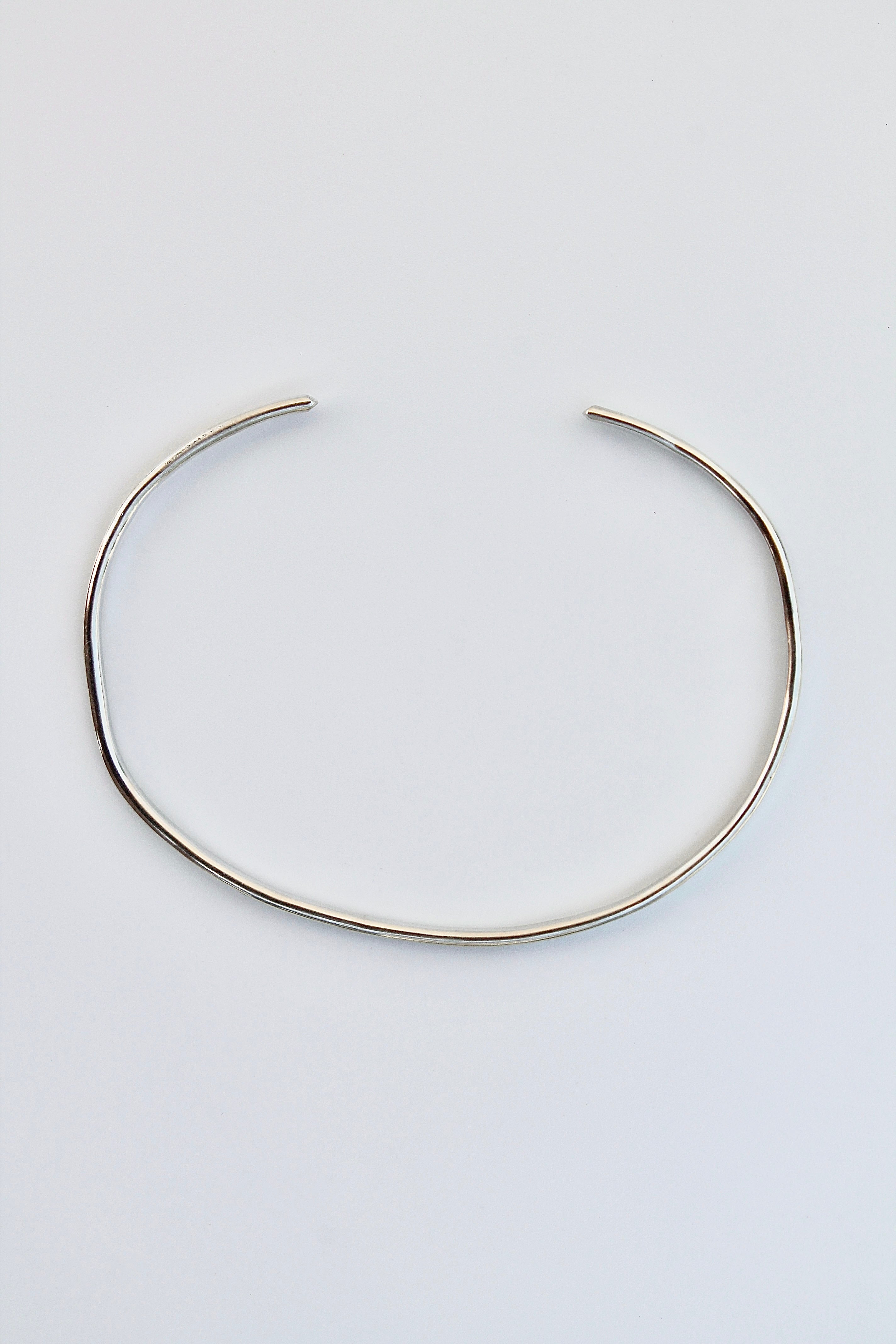 Brazalete abierto martillado