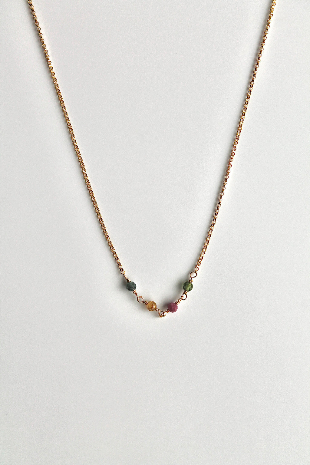 Collar con barra de piedra natal - Turmalina (octubre) - Alineación