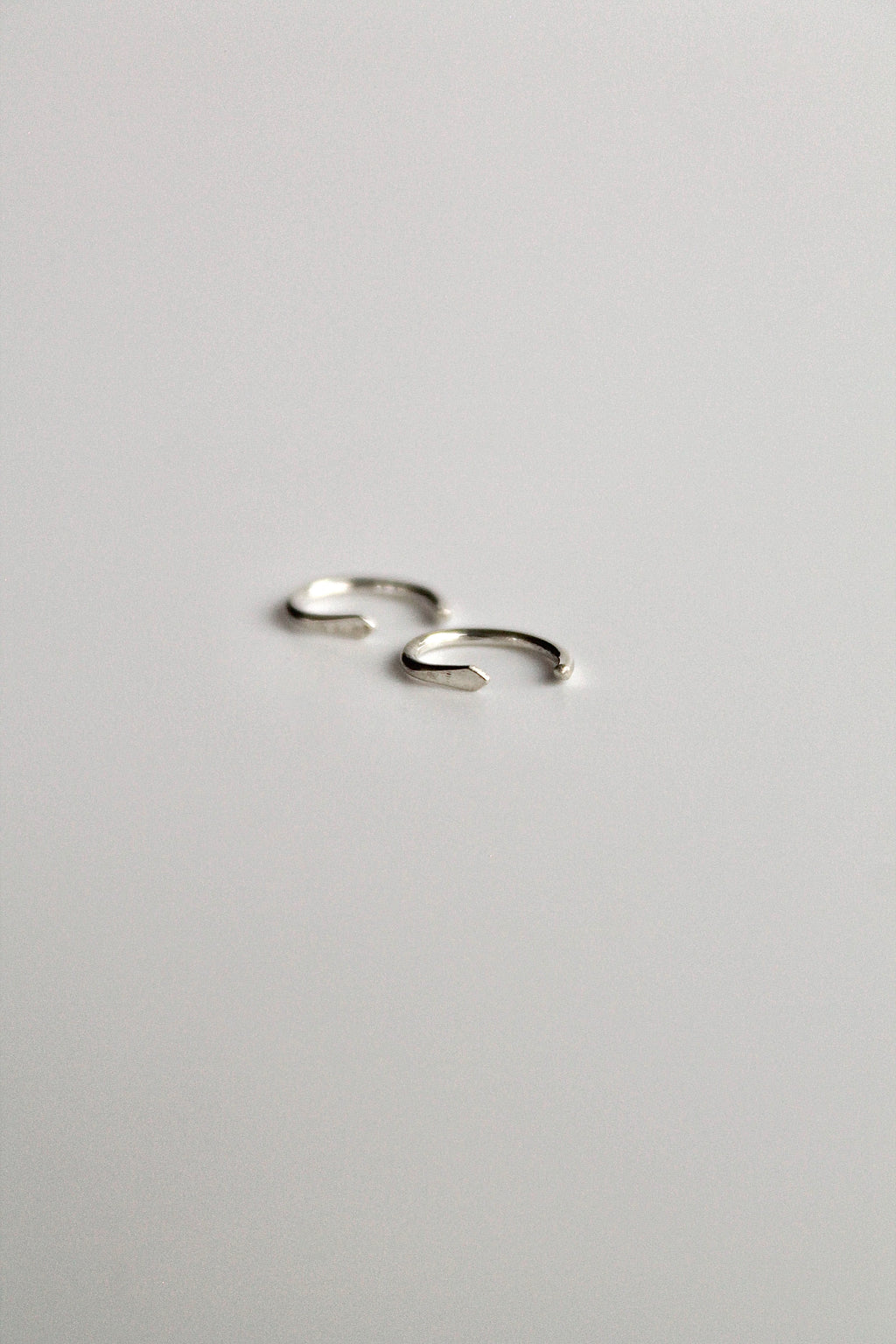 Clous dormeurs martelés