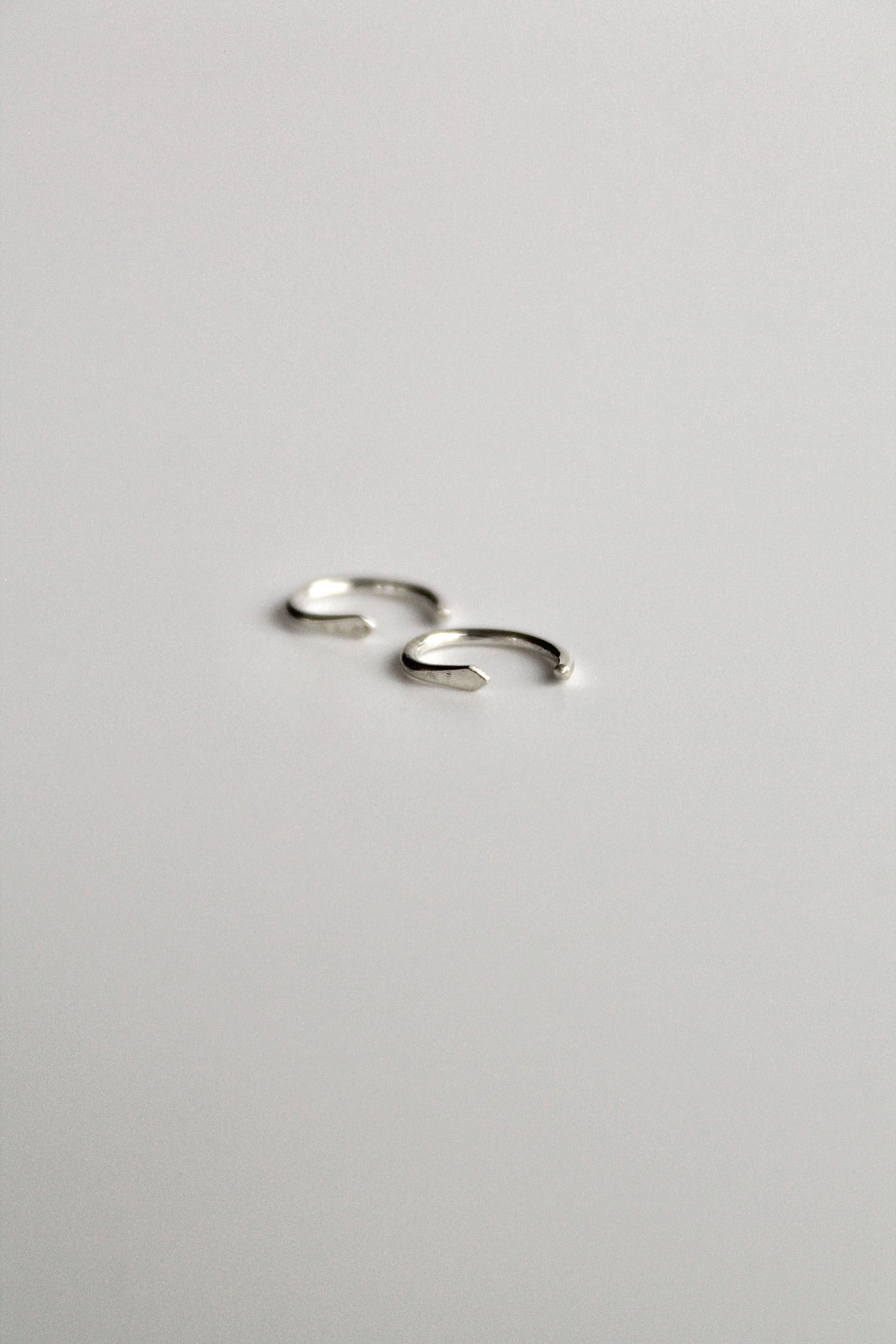 Clous dormeurs martelés