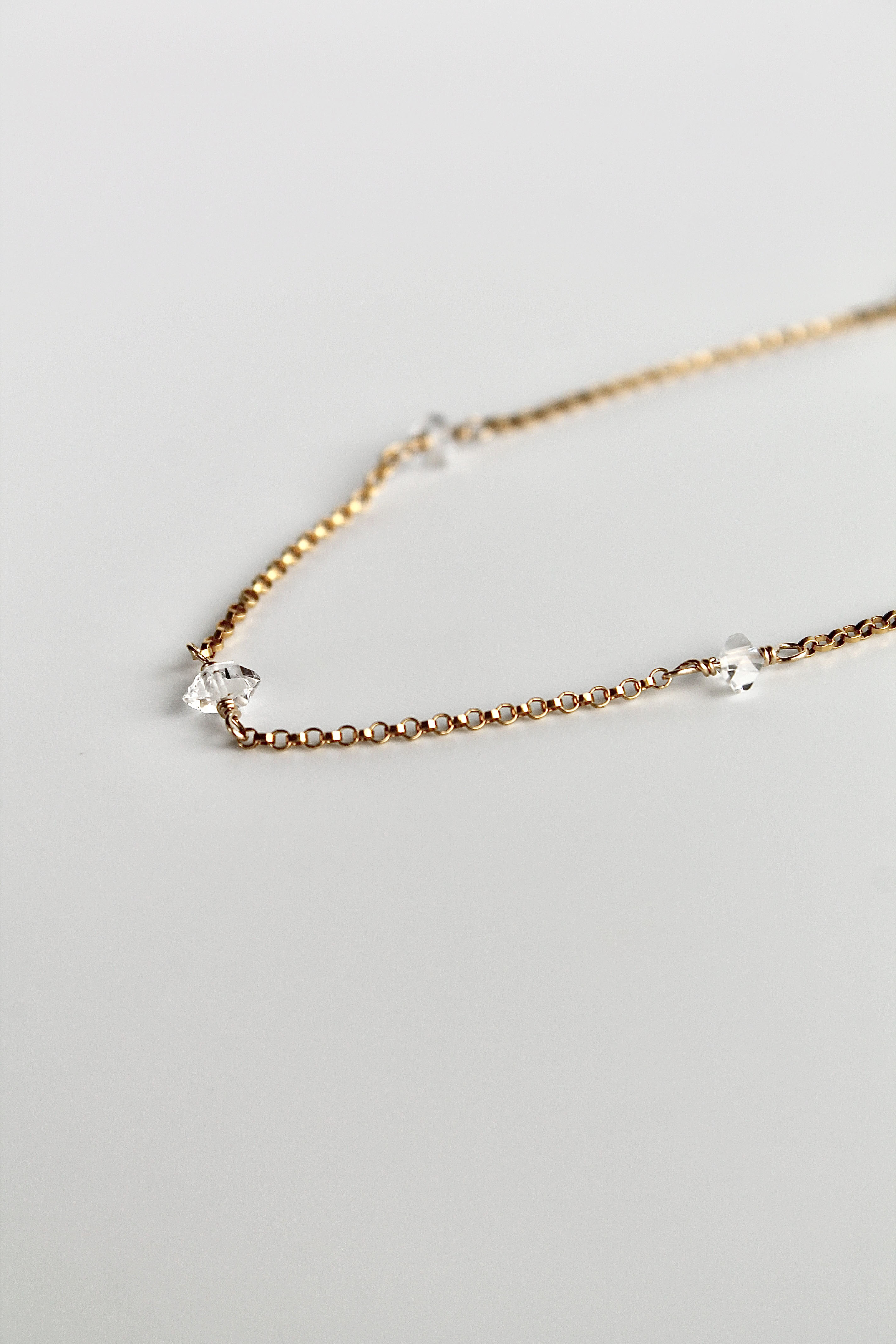 Bracelet multi-pierres de naissance - Diamant Herkimer (avril) - Lien Divin