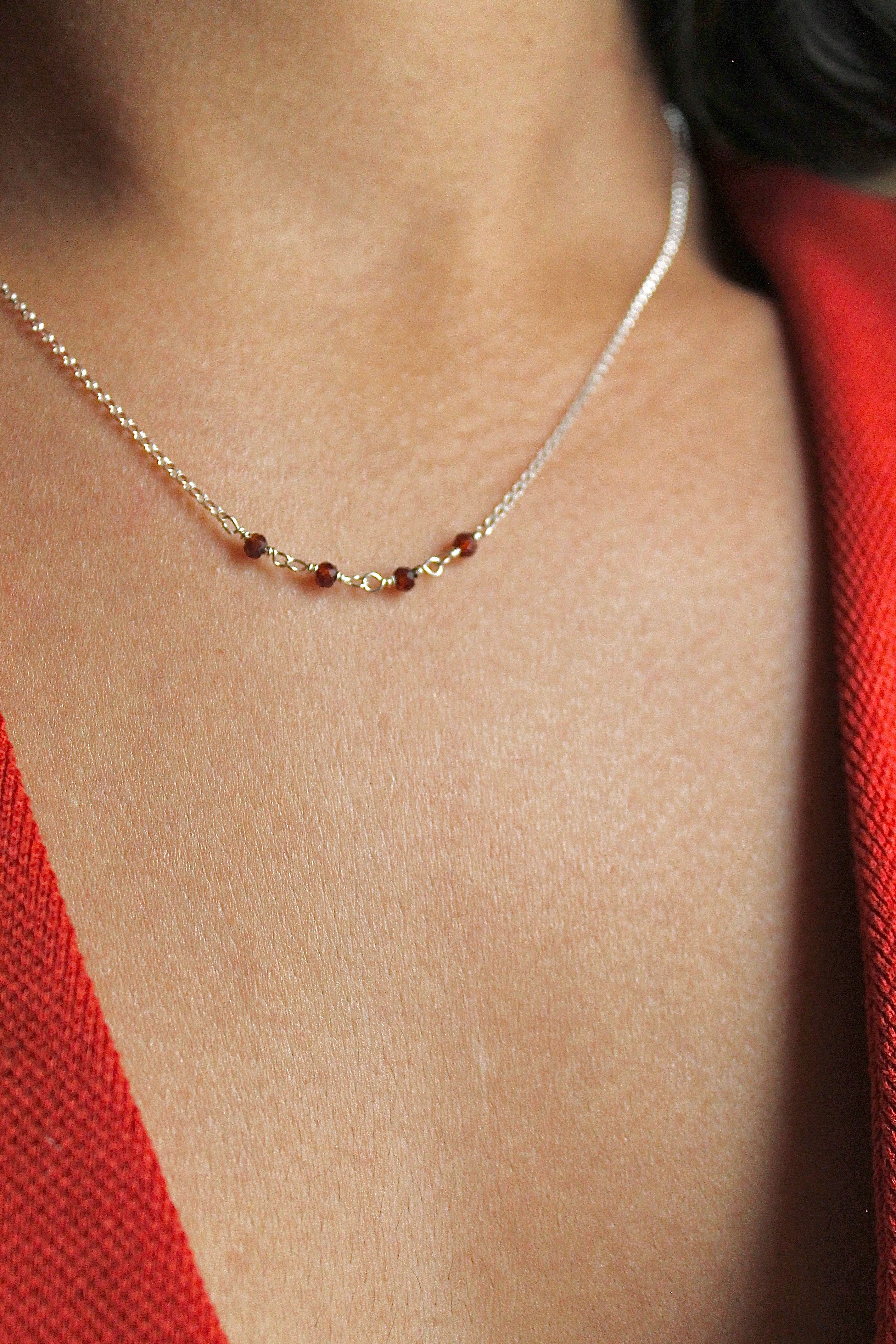 Collar con barra de piedra natal - Granate (enero) - Manifestación