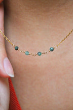 Collar con barra de piedra natal - Esmeralda (mayo) - Rejuvenecimiento