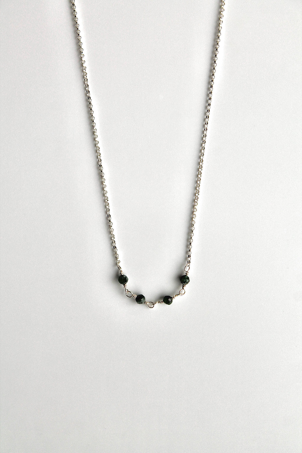 Collar con barra de piedra natal - Esmeralda (mayo) - Rejuvenecimiento