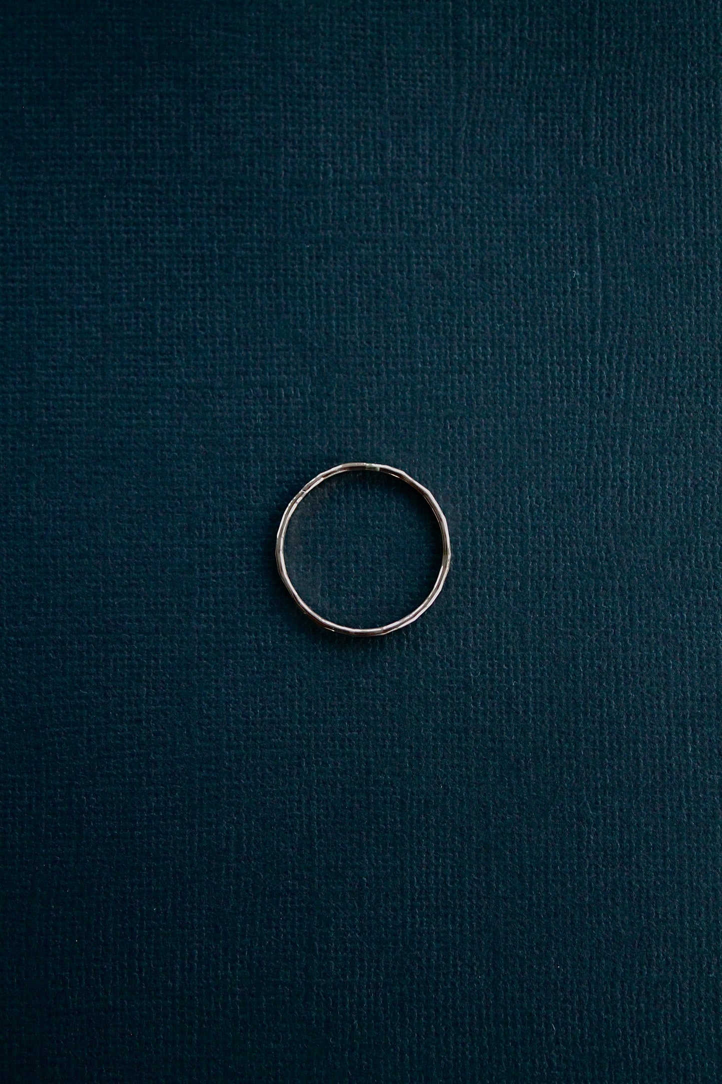 HAMMERED MINI BAND RING - 14K GOLD FILLED