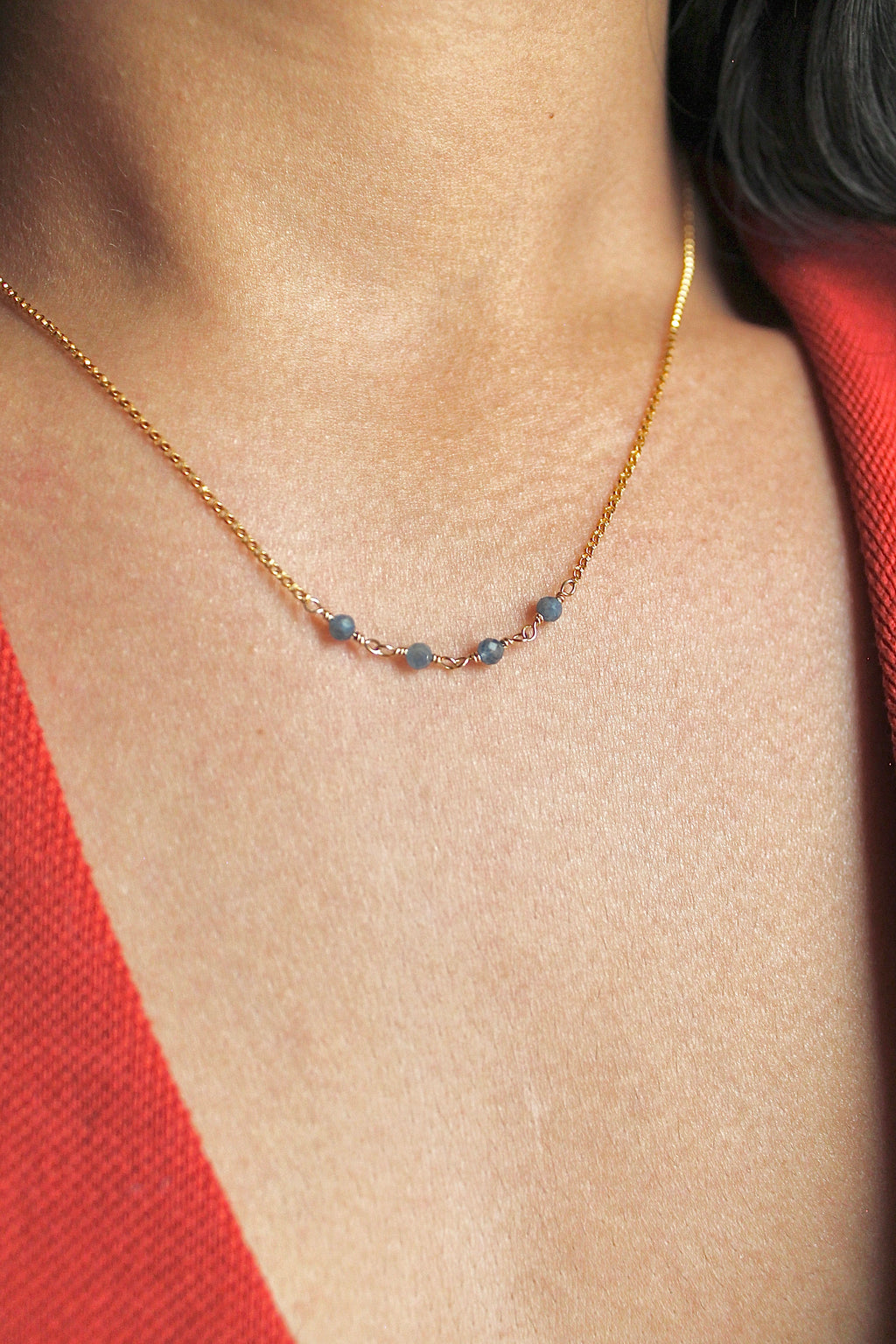 Collar con barra de piedra natal: Zafiro (septiembre) - Wisdom