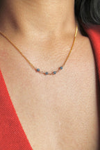 Collar con barra de piedra natal: Zafiro (septiembre) - Wisdom