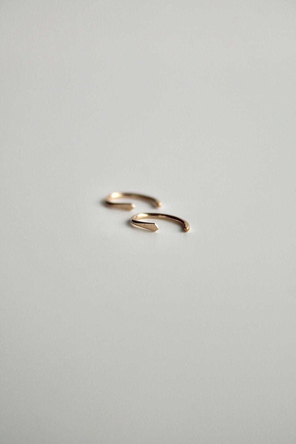 Clous dormeurs martelés