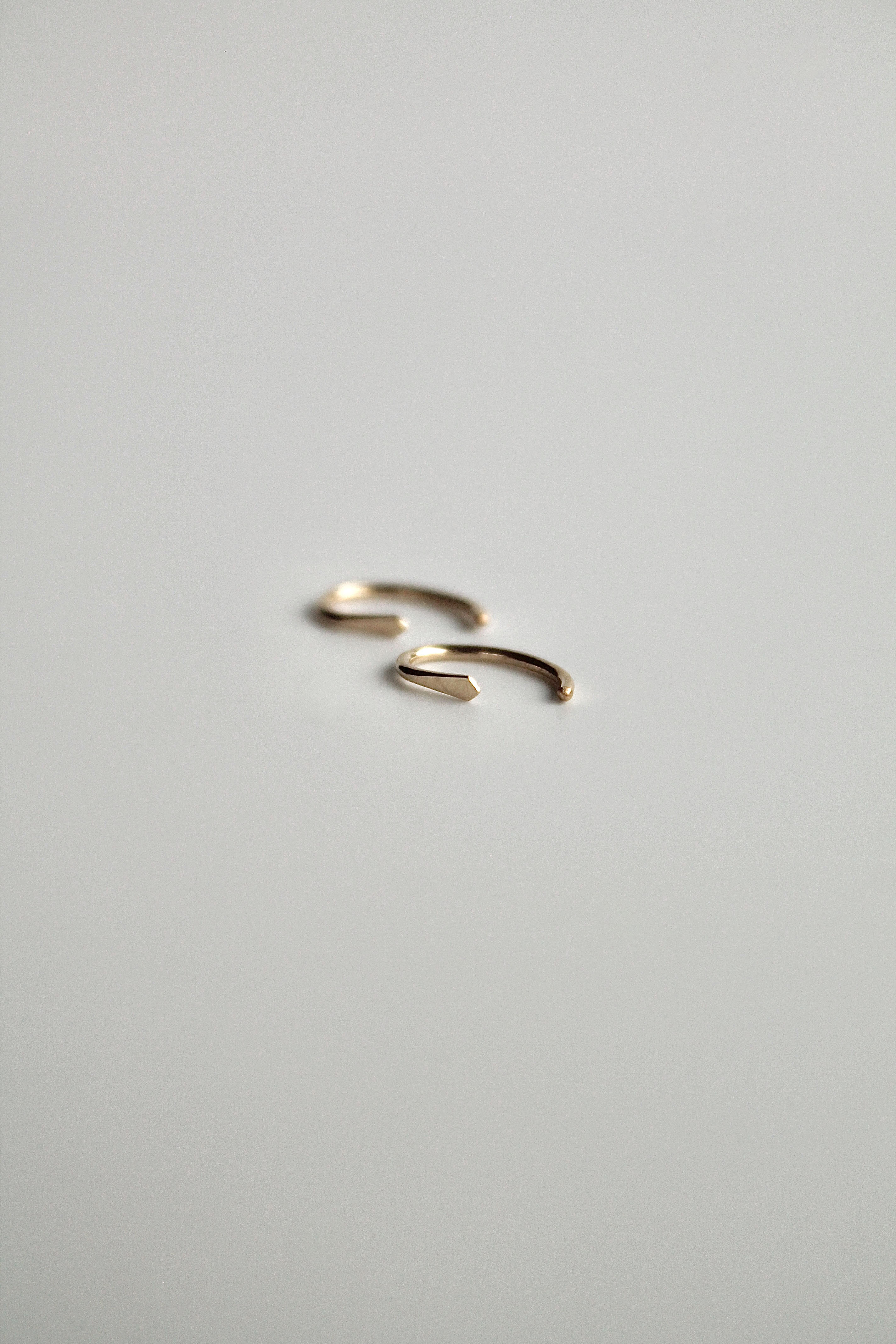 Clous dormeurs martelés