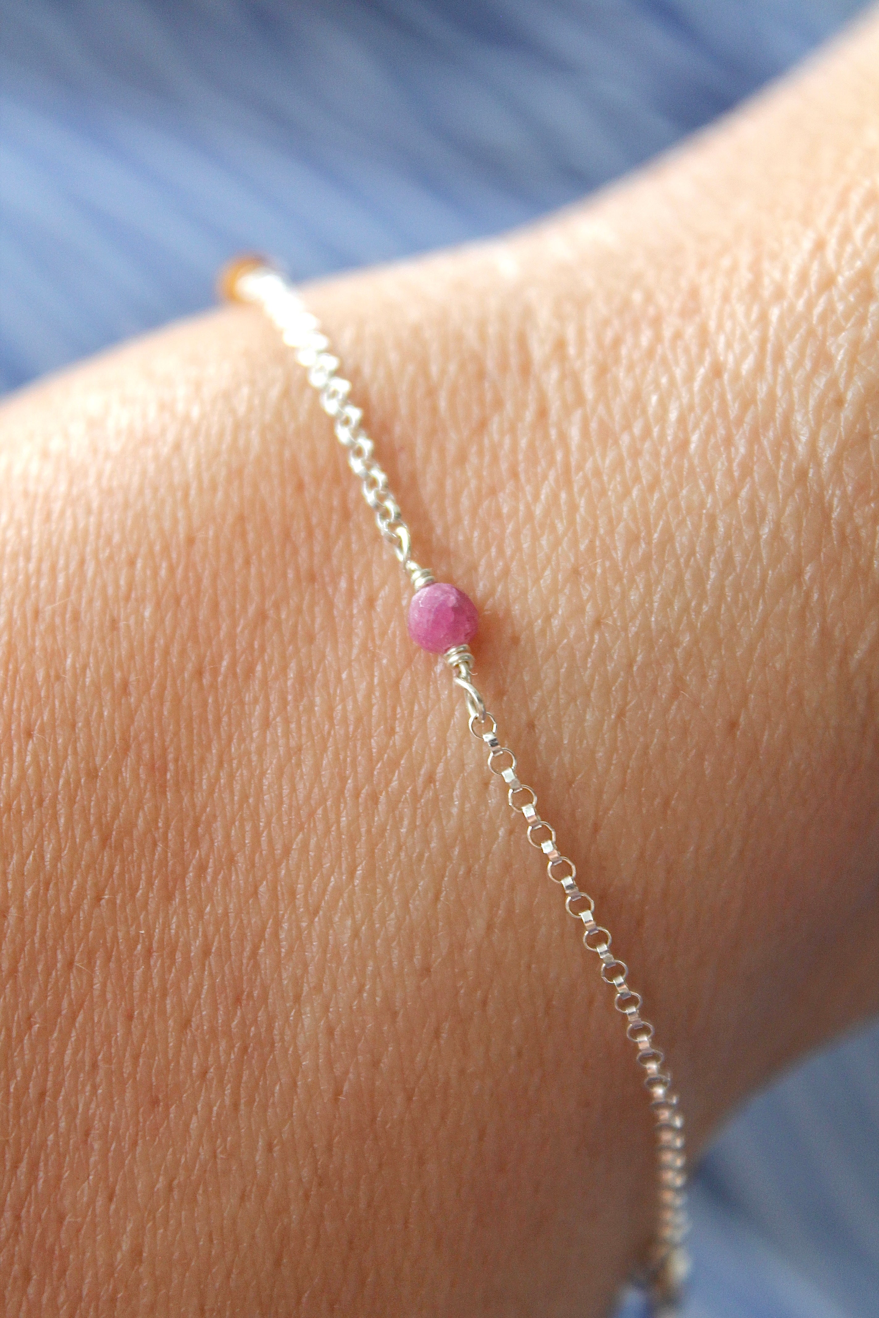 Pulsera con múltiples piedras de nacimiento: Turmalina (octubre) - Alineación