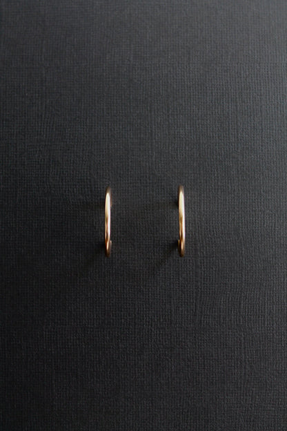 CLASSIC HOOPS (LARGE) - 14K GOLD FILLED