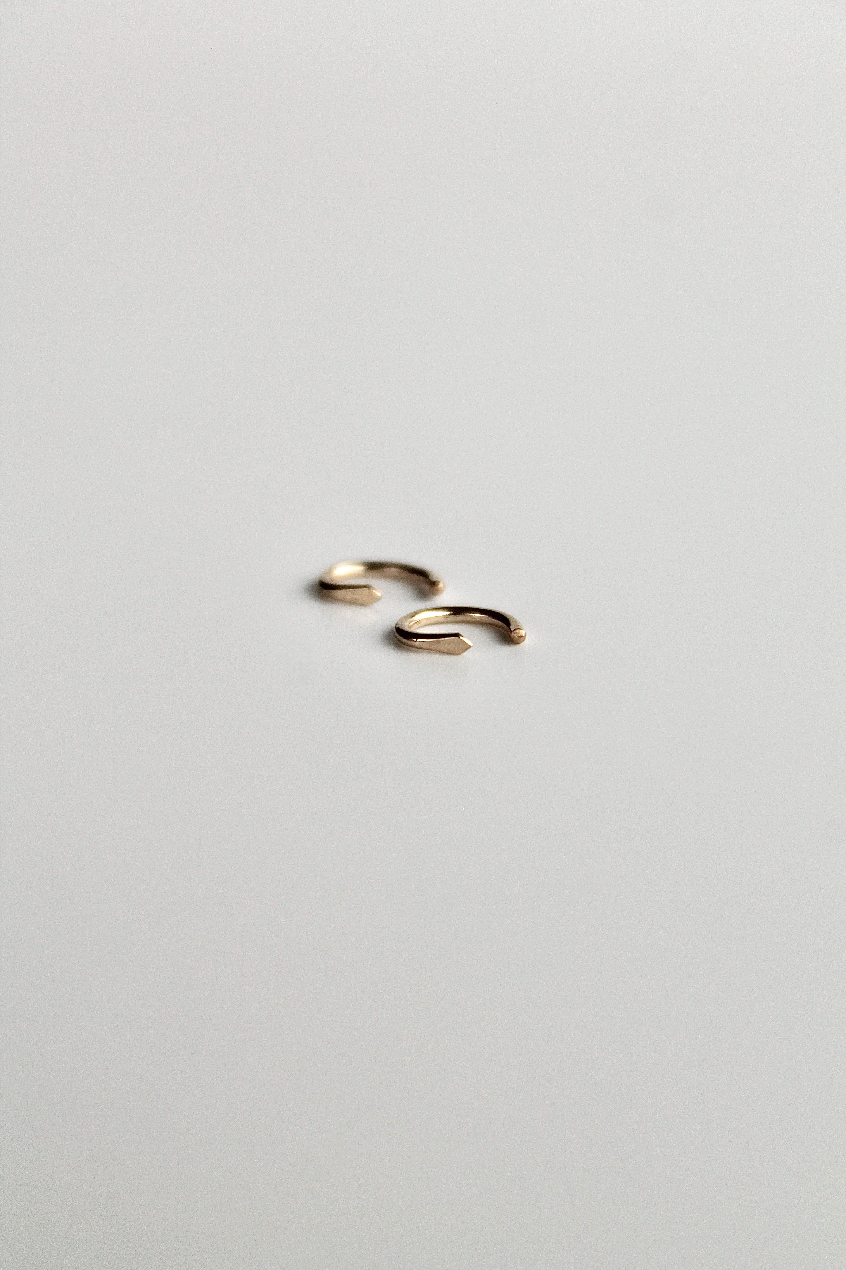 Clous dormeurs martelés