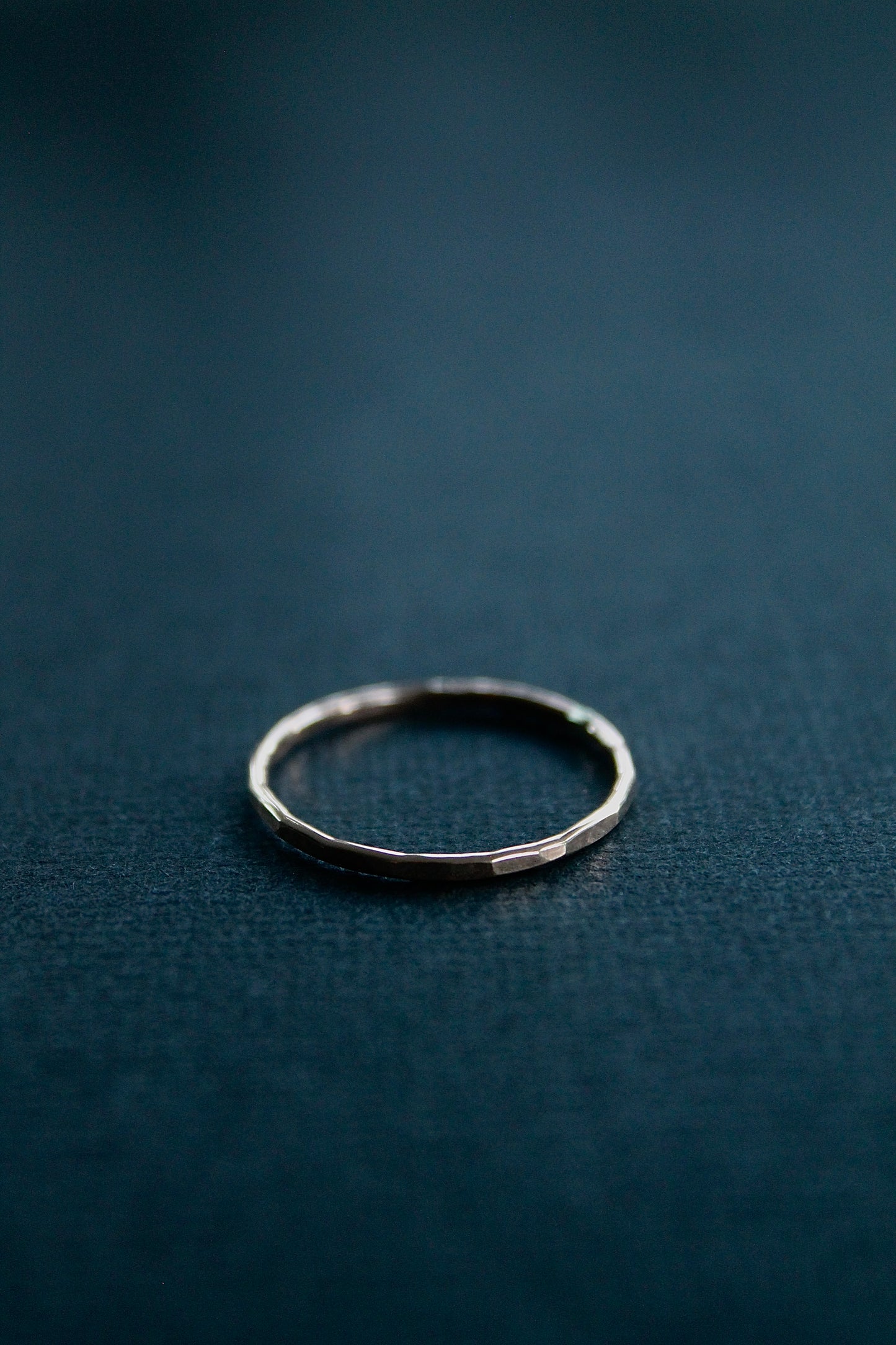 HAMMERED MINI BAND RING - 14K GOLD FILLED