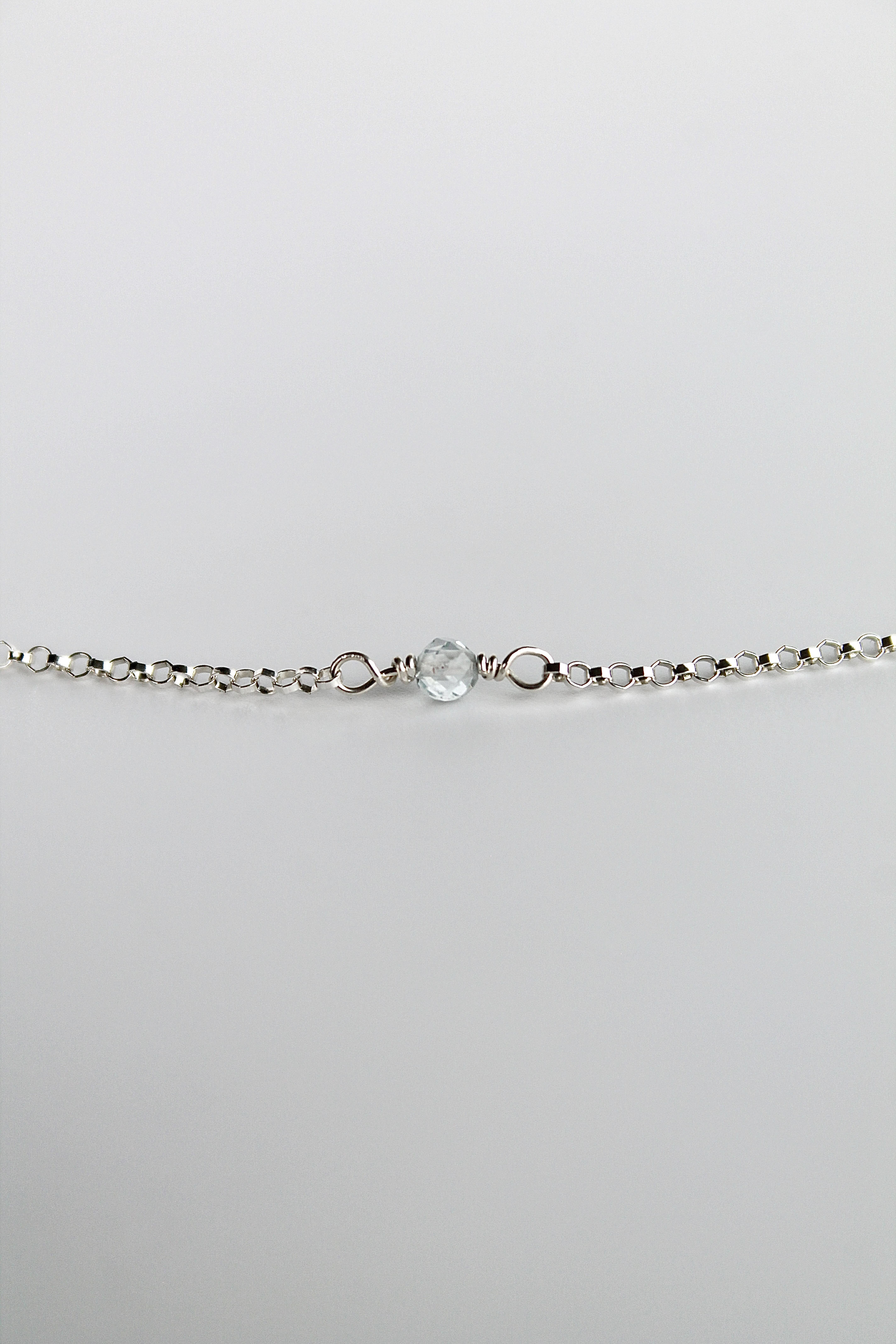 Pulsera con múltiples piedras de nacimiento - Aguamarina (marzo) - Profundidad emocional