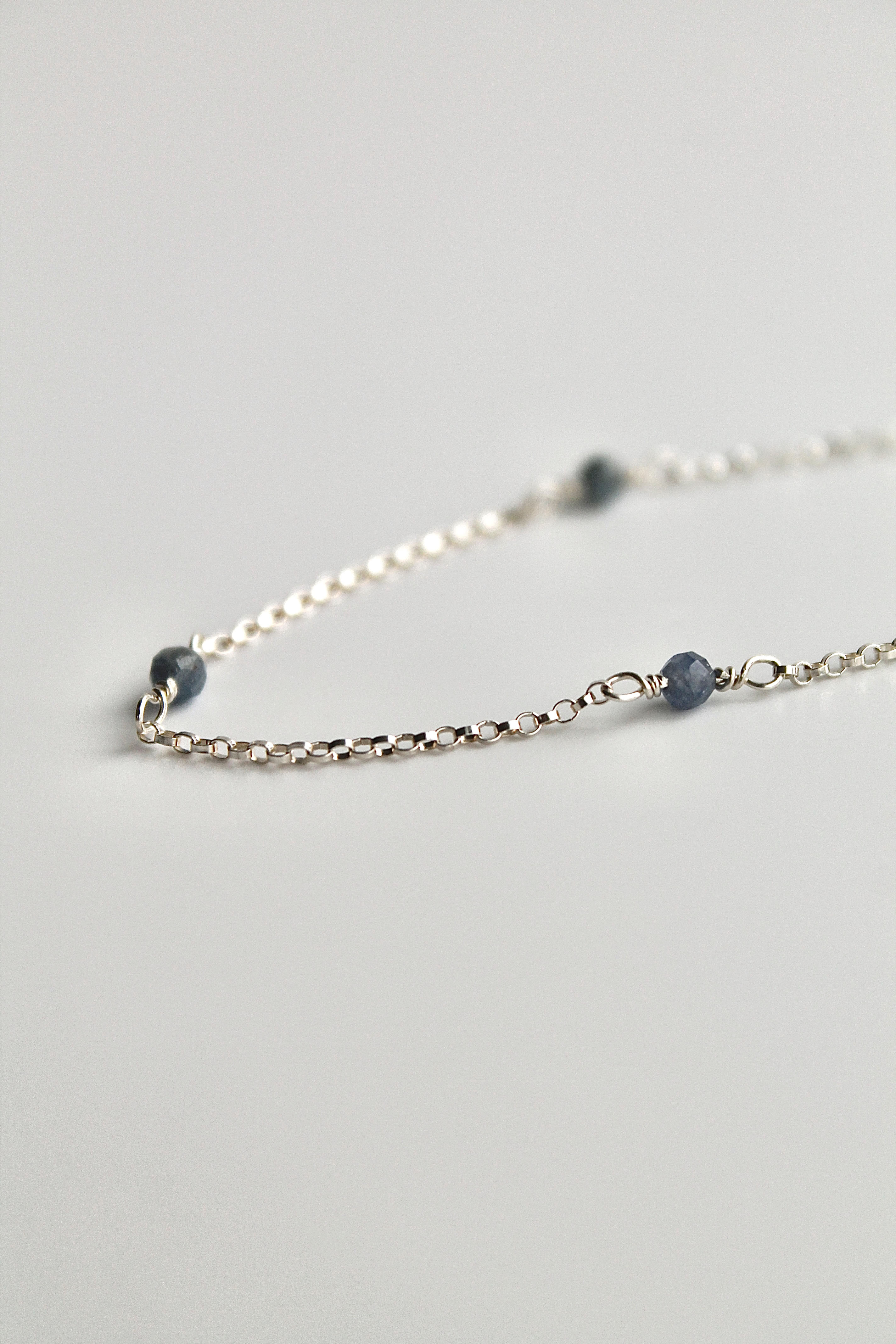 Pulsera con múltiples piedras de nacimiento: Zafiro (septiembre) - Wisdom