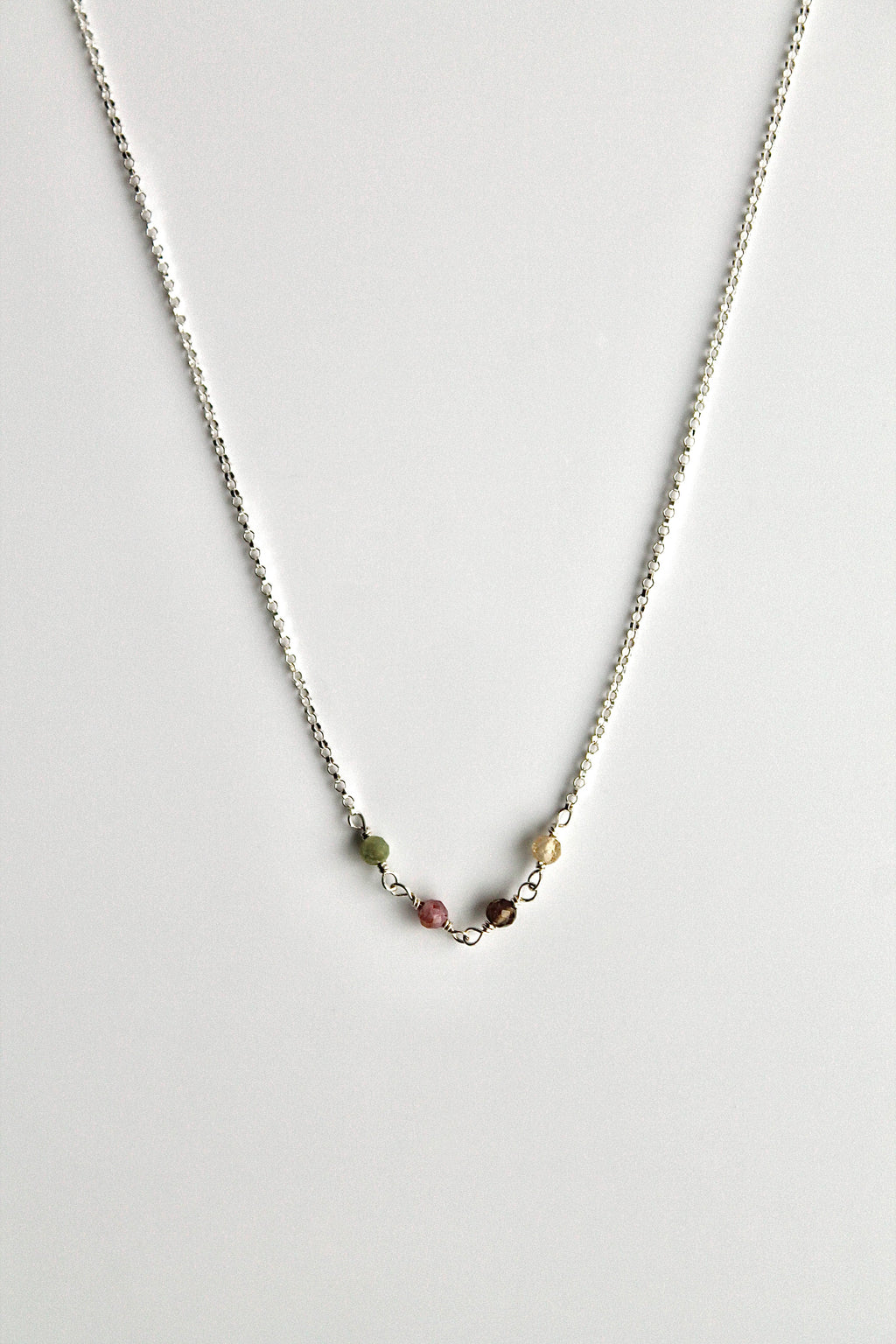 Collar con barra de piedra natal - Turmalina (octubre) - Alineación