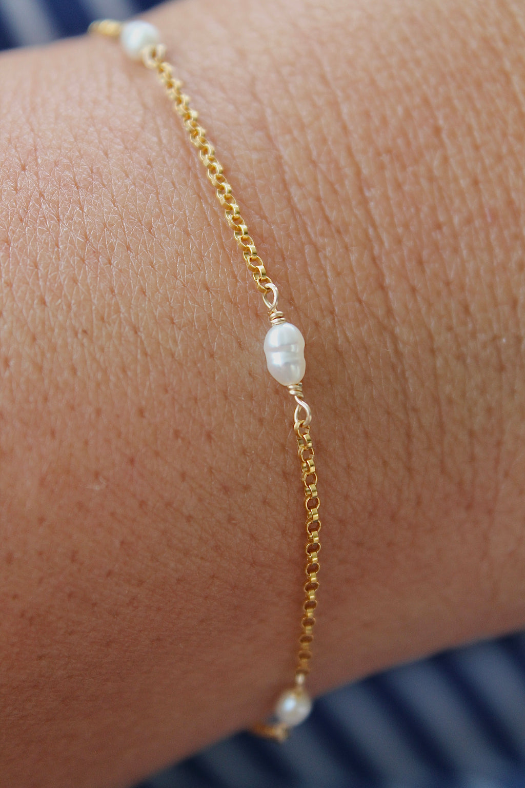 Pulsera con múltiples piedras de nacimiento - Perla de agua dulce (junio) - Pureza