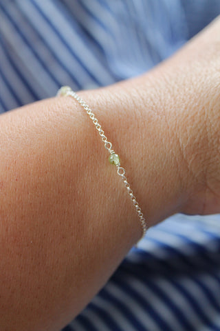 Pulsera con múltiples piedras de nacimiento: peridoto (agosto) - Buena fortuna
