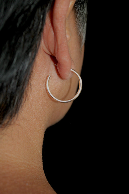 CLASSIC HOOPS (LARGE) - 14K GOLD FILLED