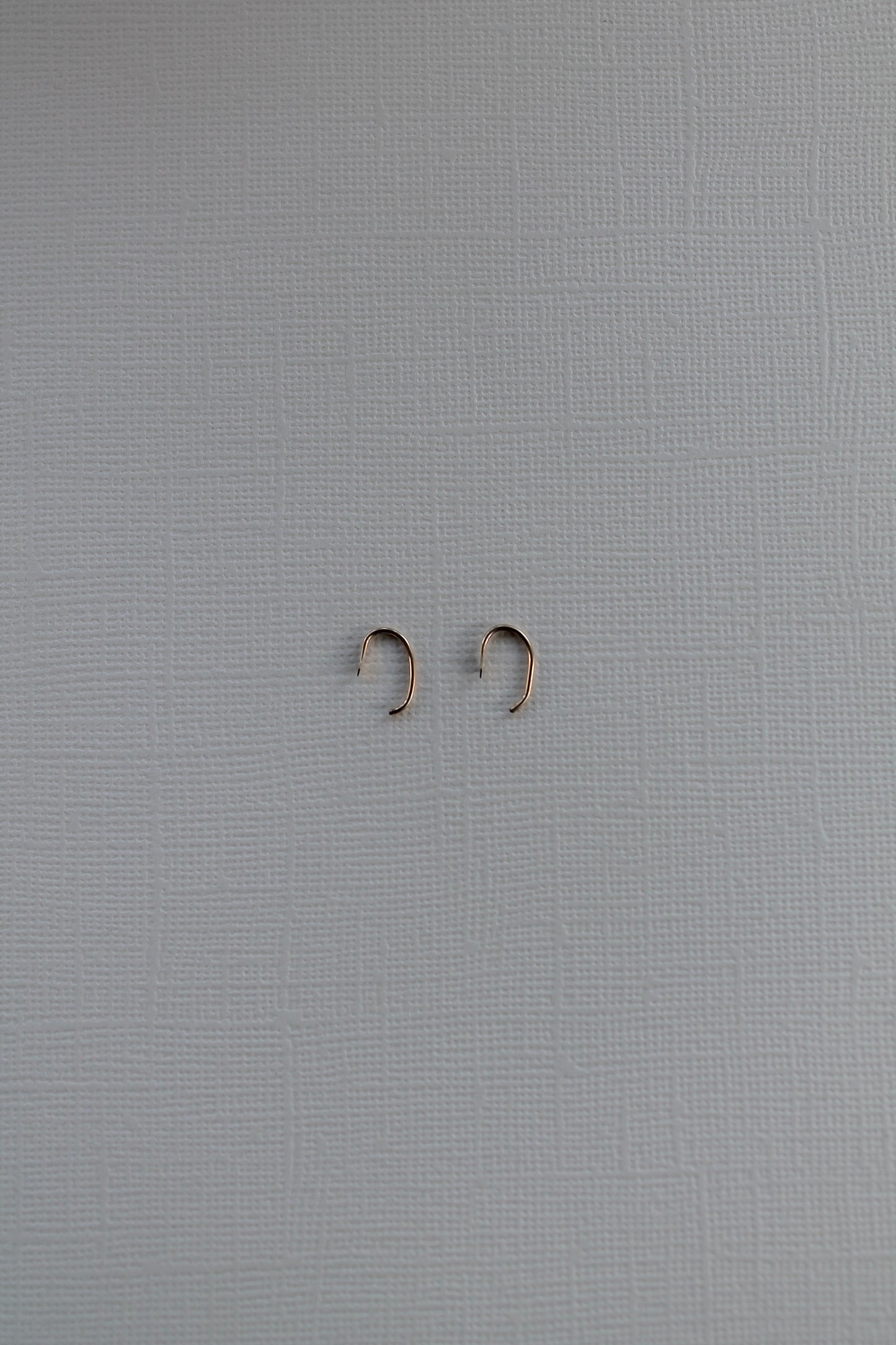 HAMMERED DIAMOND CLAW STUDS - 14K GOLD FILLED