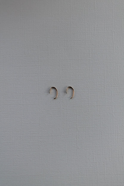 HAMMERED DIAMOND CLAW STUDS - 14K GOLD FILLED