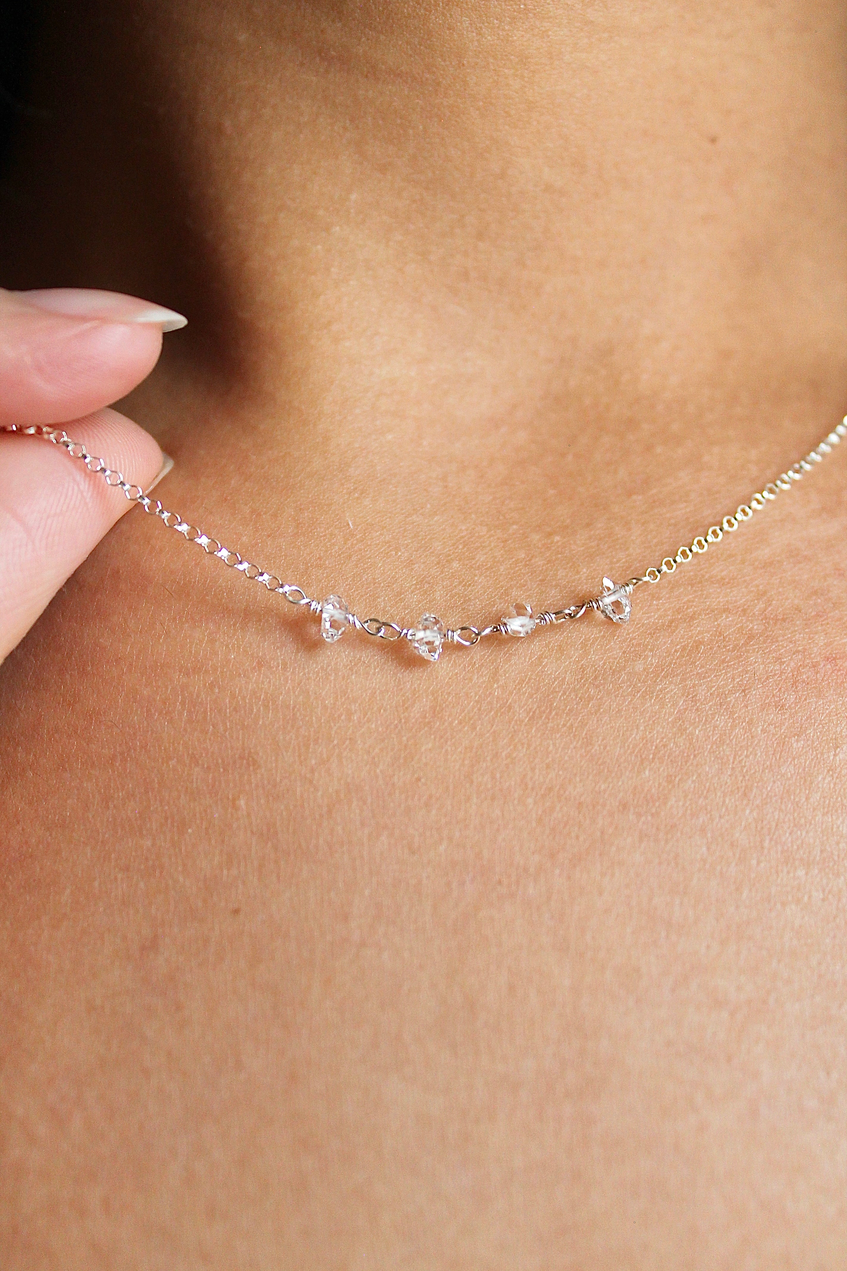 Collar con barra de piedra natal - Diamante Herkimer (abril) - Conexión Divina