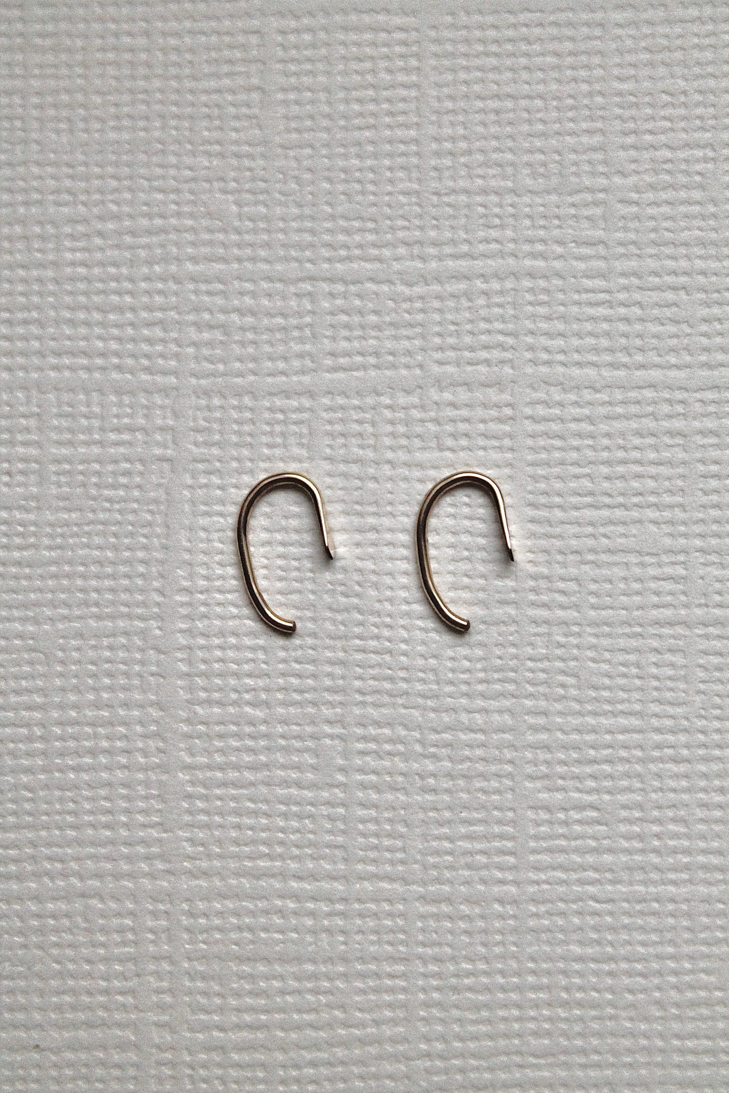 HAMMERED DIAMOND CLAW STUDS - 14K GOLD FILLED