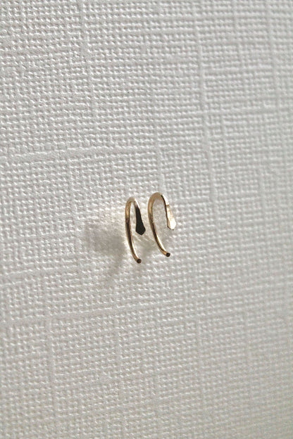 HAMMERED DIAMOND CLAW STUDS - 14K GOLD FILLED