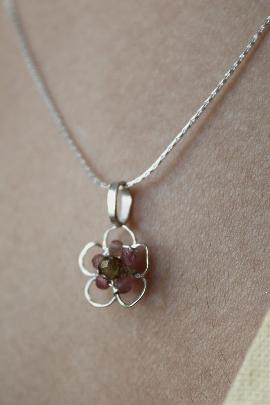 HAWTHORN PENDANT NECKLACE - STERLING SILVER