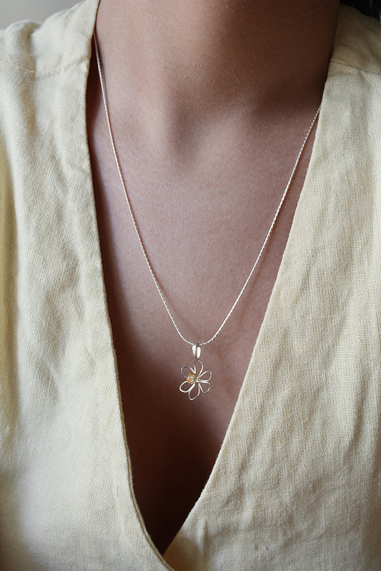 DAFFODIL PENDANT NECKLACE - STERLING SILVER