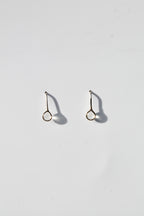 Enfile-aiguilles en résine « Averses d'avril »