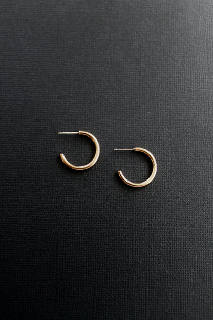 CLASSIC HOOPS (SMALL) - 14K GOLD FILLED