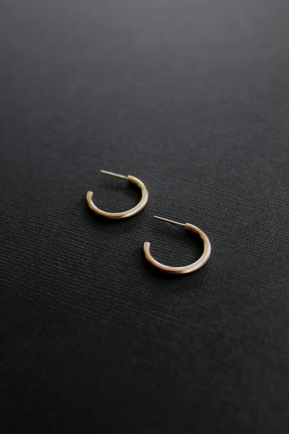 CLASSIC HOOPS (SMALL) - 14K GOLD FILLED