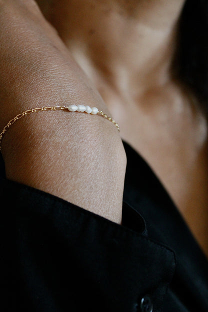 PEARL BAR CHAIN BRACELET - 14K GOLD FILLED