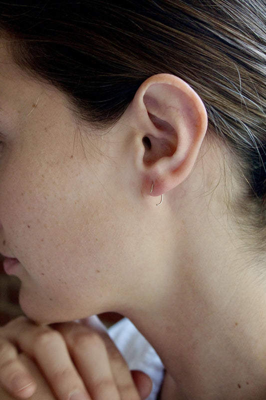 HAMMERED DIAMOND CLAW STUDS - STERLING SILVER