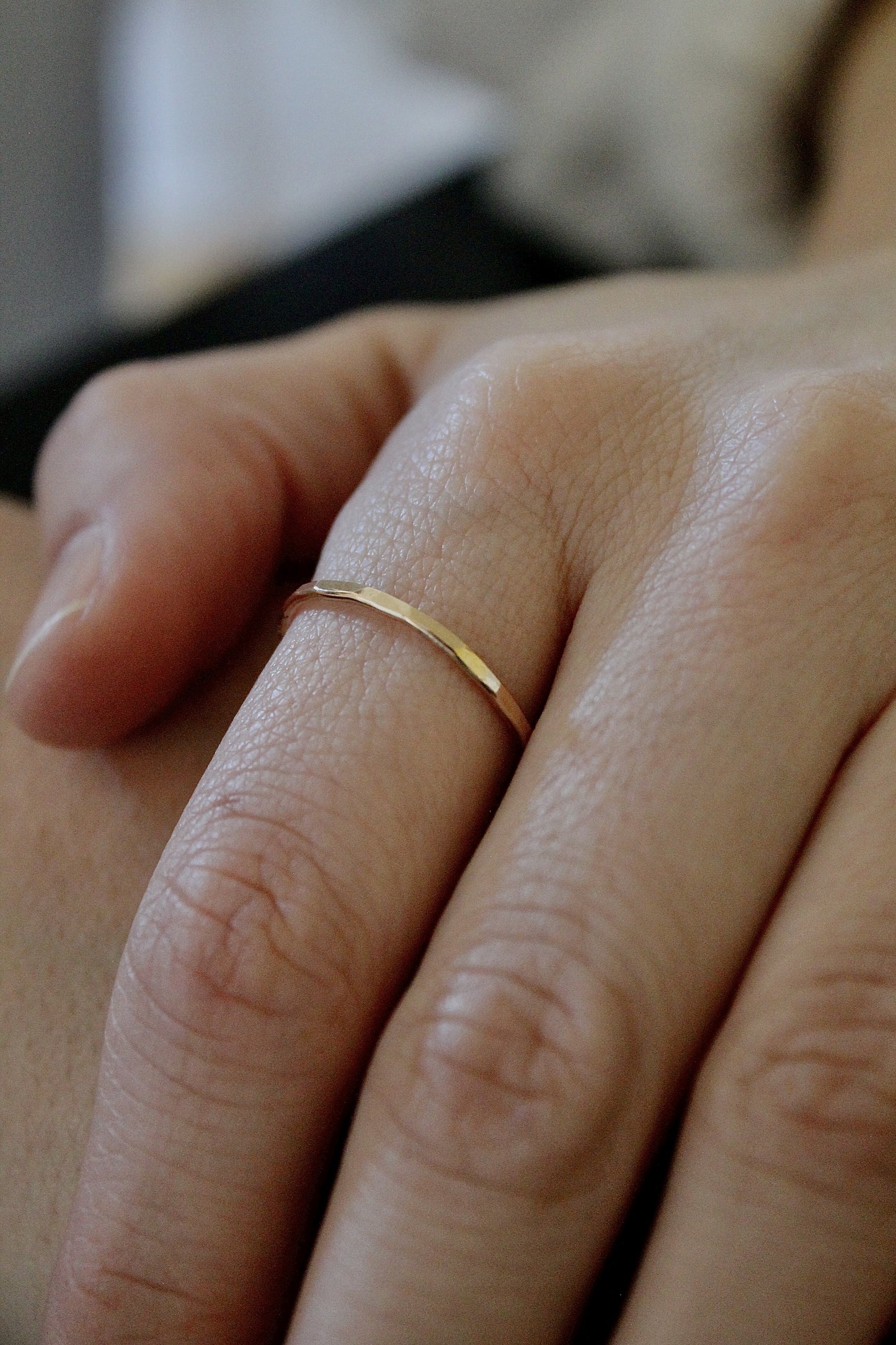 HAMMERED MINI BAND RING - 14K GOLD FILLED