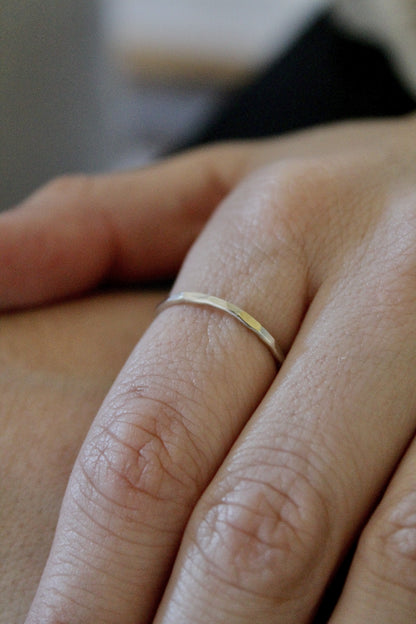 HAMMERED MINI BAND RING - STERLING SILVER