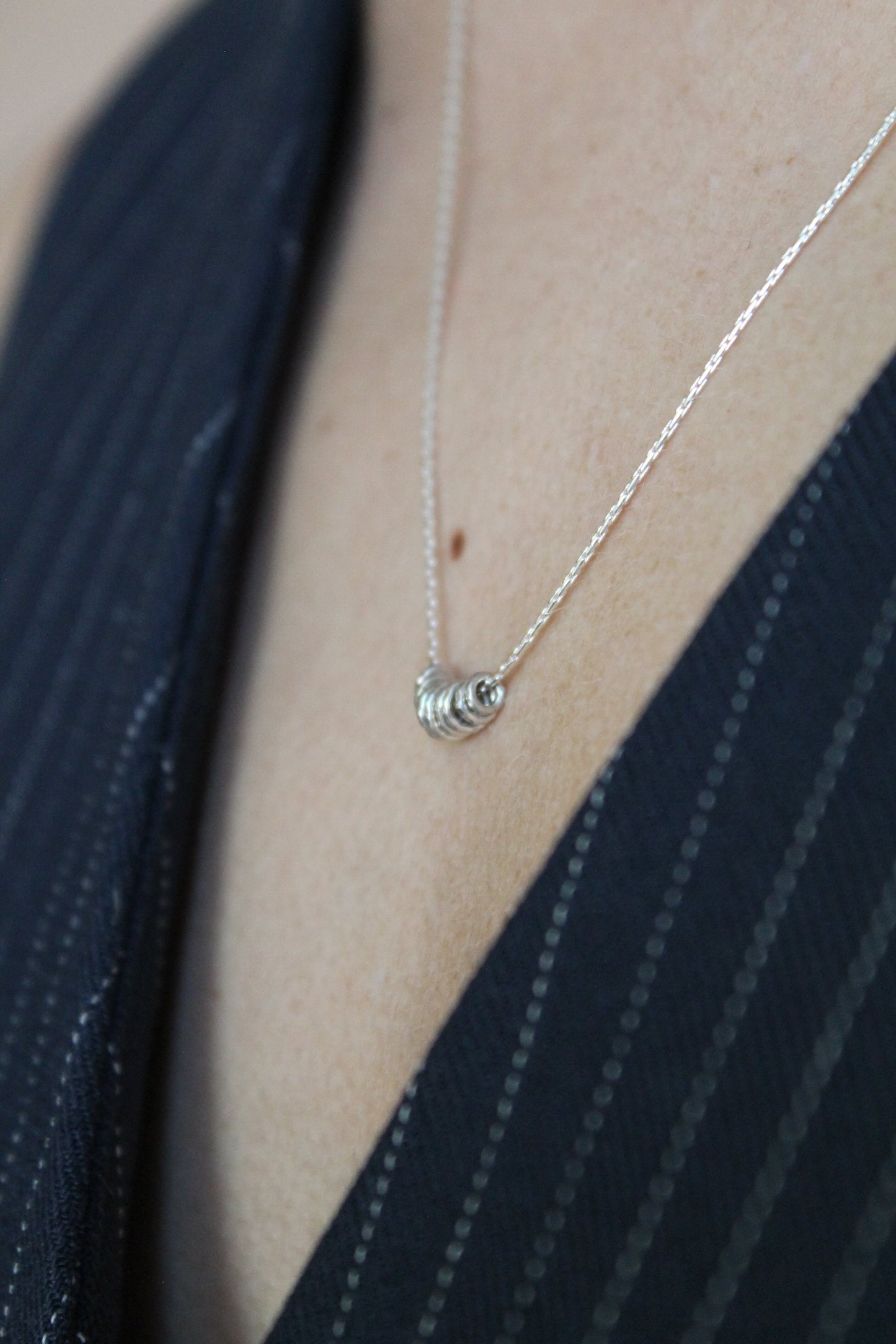 FLOATING DISCS NECKLACE - STERLING SILVER