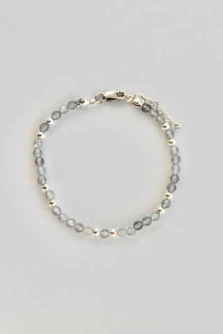 3mm labradorite gemstone and silver bead bracelet overview with clasp on white background